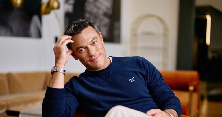 1479928 la et luke evans new memoir mju 033