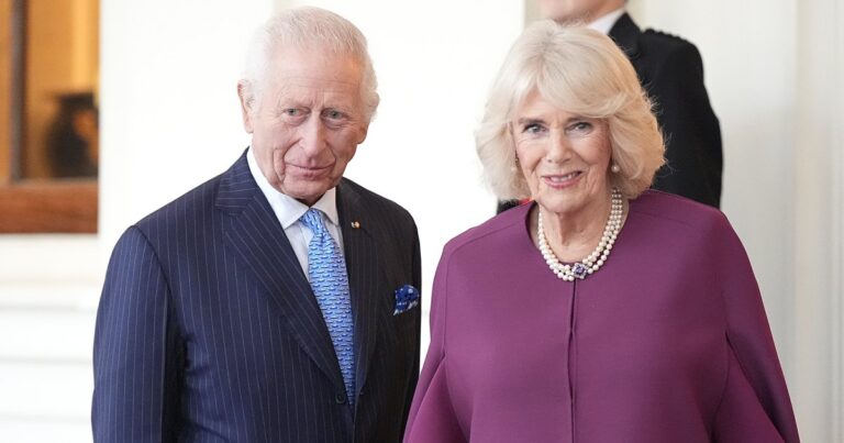 King Charles Queen Camilla Are All Smiles in Holiday Card Amid Health Woes 01 2024