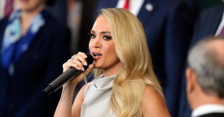 Carrie Underwood Sings A Capella After Technical Issues at Donald Trumps Presidential Inauguration 829