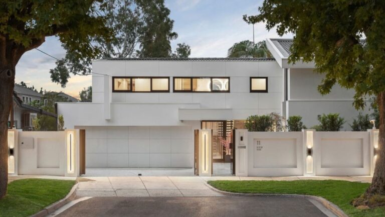 The house is positioned at the end of a leafy cul de sac behind a high wall automatic gates and video intercom. Image realestate.com .au 2